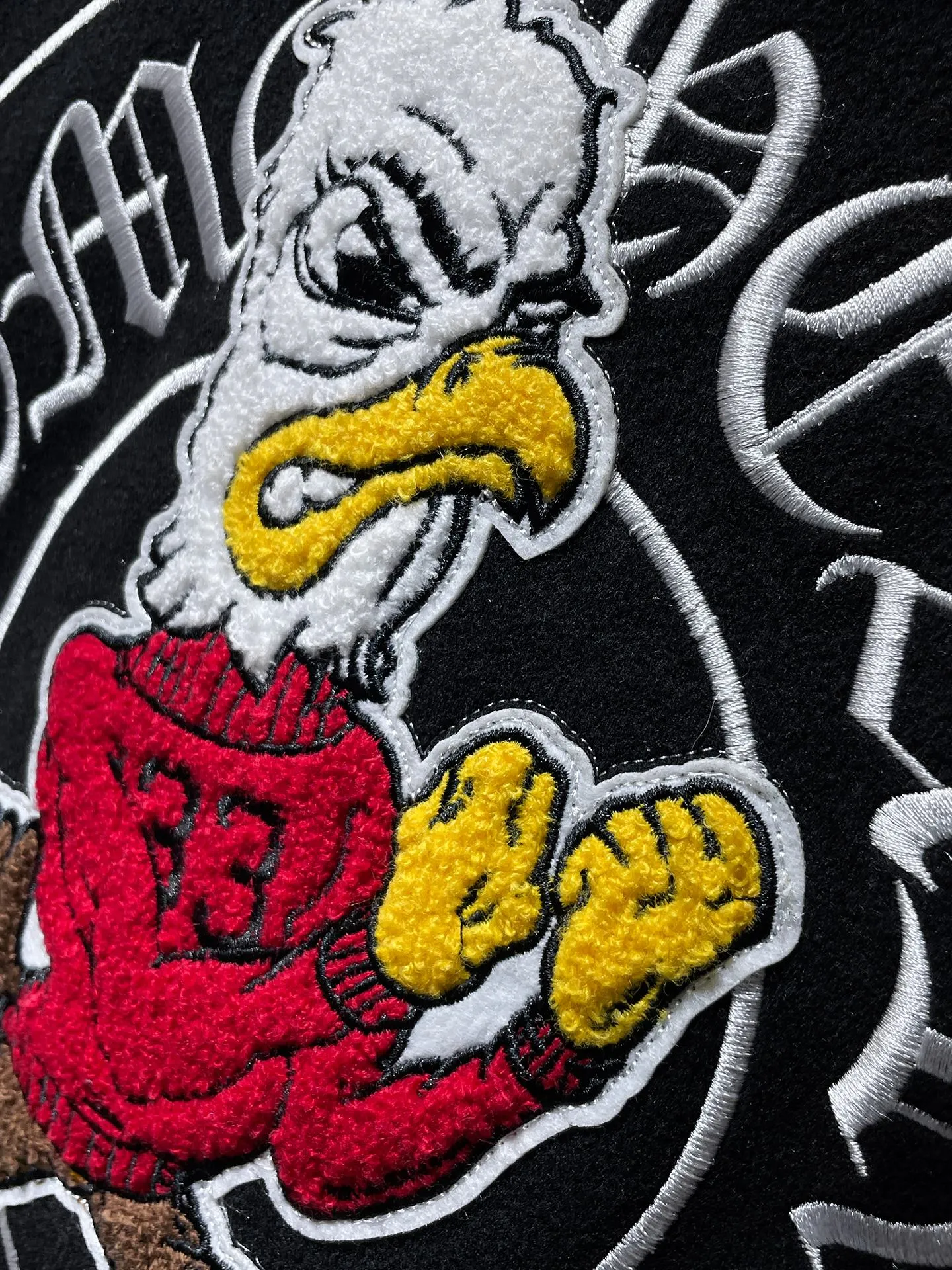 P436 Chrome Hearts 🍁Winter clothing is here🍁 Sanskrit Angry Birds woolen leather sleeves spliced ​​with baseball embroidery cotton jacket, heavy embroidery ➕ both sleeves and the whole leather. Counter synchronization, heavy industry! ! Customized woolen fabric, silk lining, customized hardware, not the ordinary version on the market! ! 🌈Recommended color: black and white color matching🌈Code number: S, M, L, XL